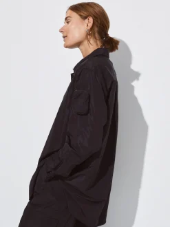 PARFOIS Exclusivo Online - Camisa De Nylon Con Bolso Negro Best