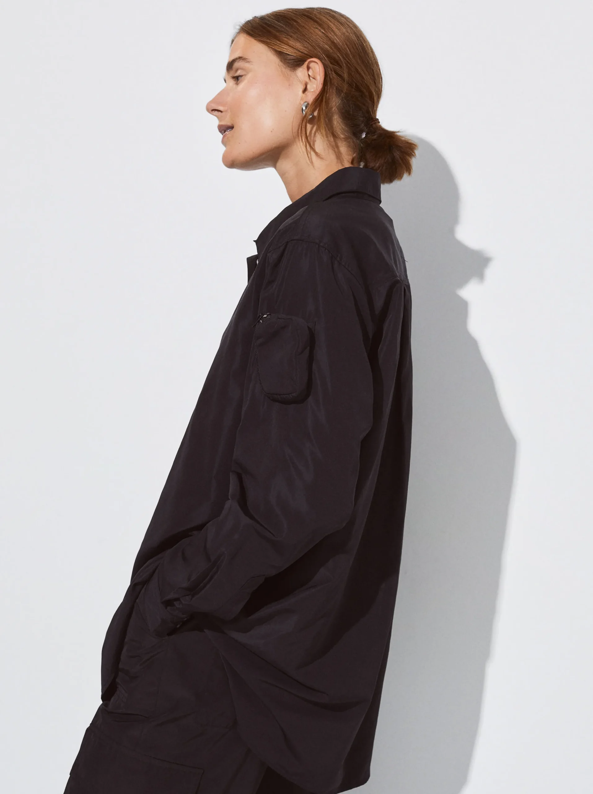PARFOIS Exclusivo Online - Camisa De Nylon Con Bolso Negro Best