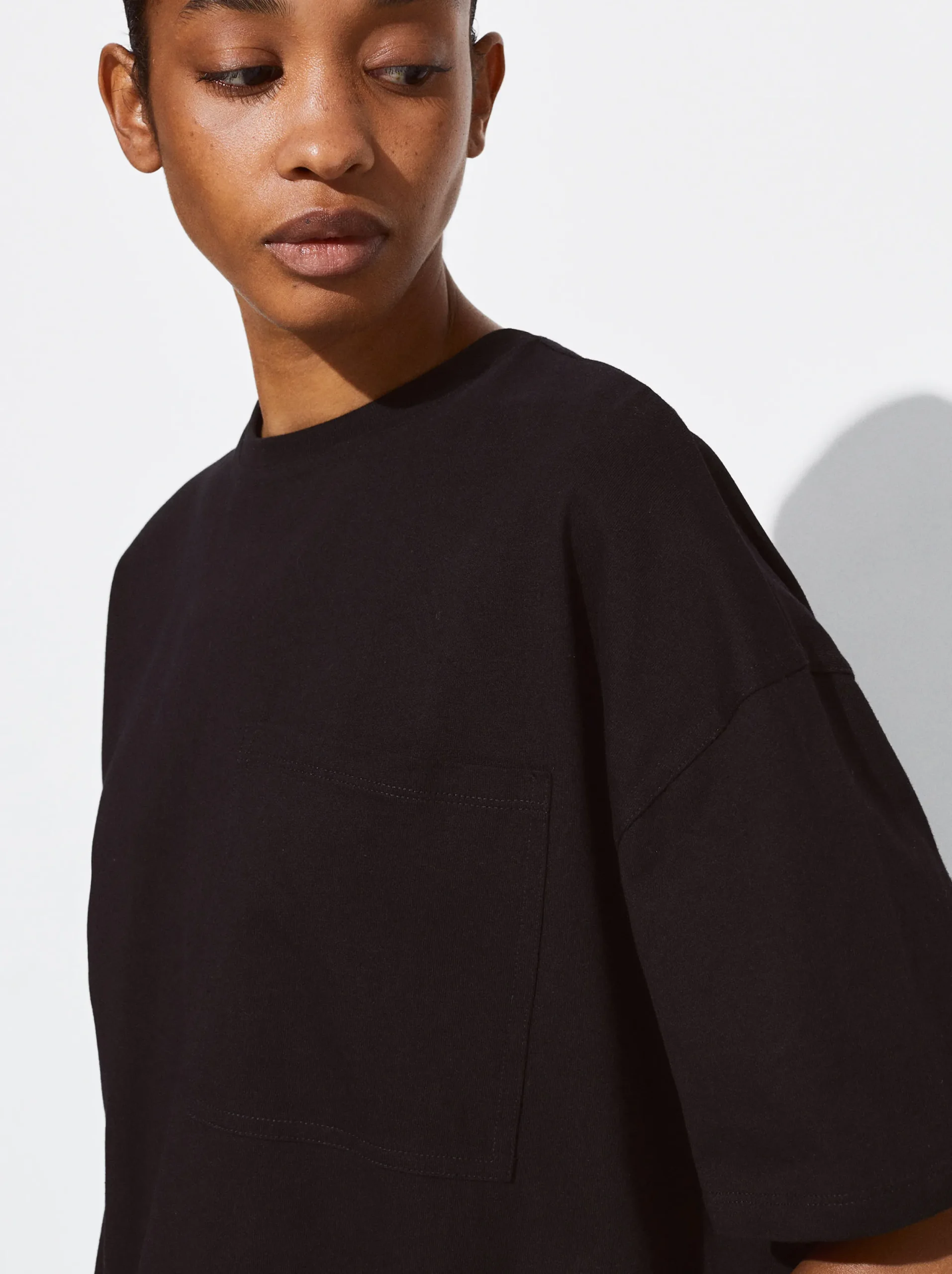 PARFOIS Exclusivo Online - Camiseta Algodón Con Bolsillo Negro Best Sale