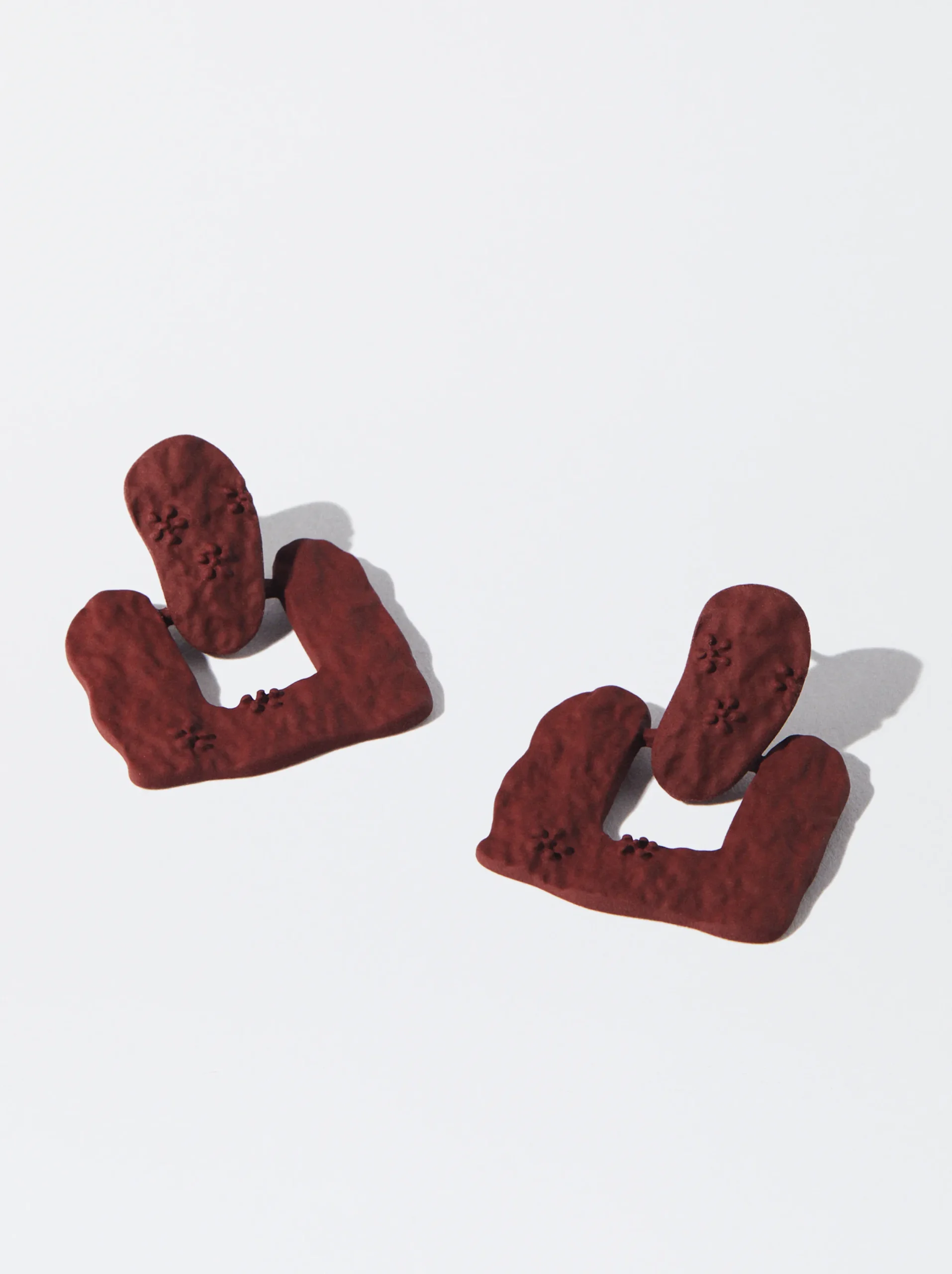 PARFOIS Pendientes Con Efecto Mate Burdeos Fashion